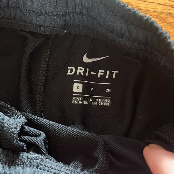 Small dri-fit Nike running jogger - Picture 3 of 4